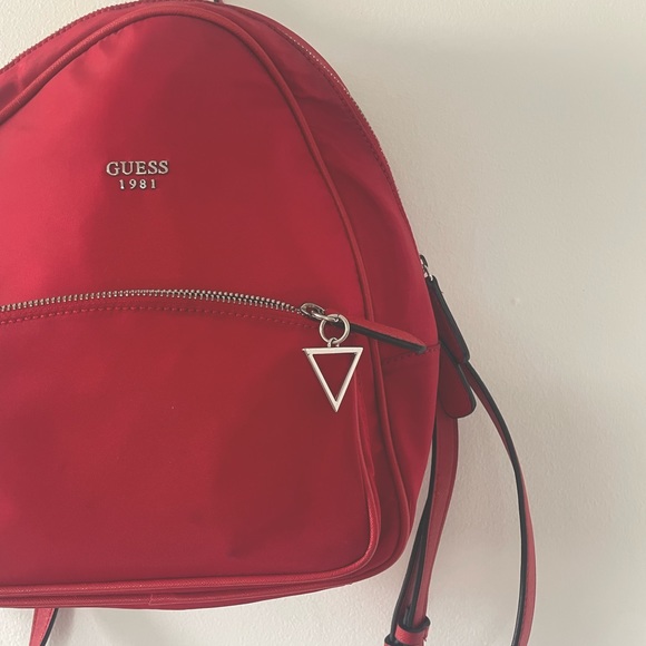Red guess backpack bag - Picture 4 of 4